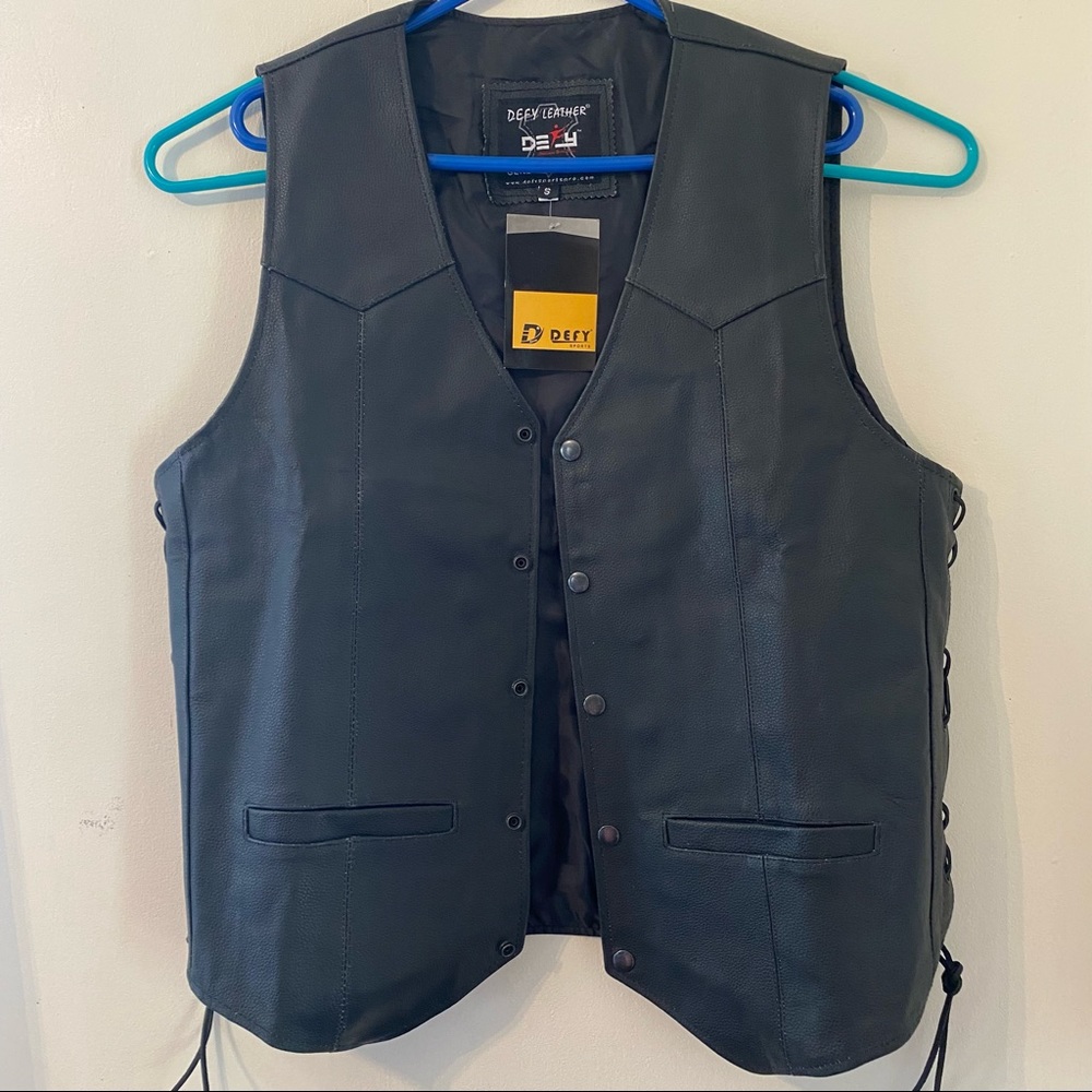 Defy leather biker vest small